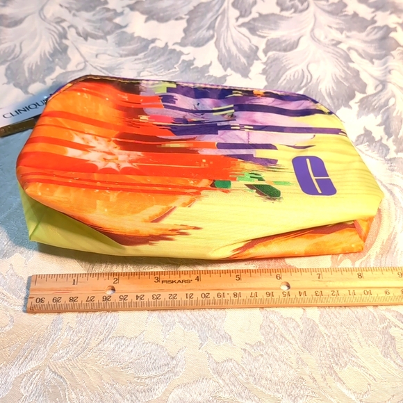 Clinique set of makeup bags - Picture 6 of 9